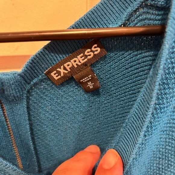 Express Dolman Sleeve High Low Zipper Back Sweater size Medium - Picture 3 of 6